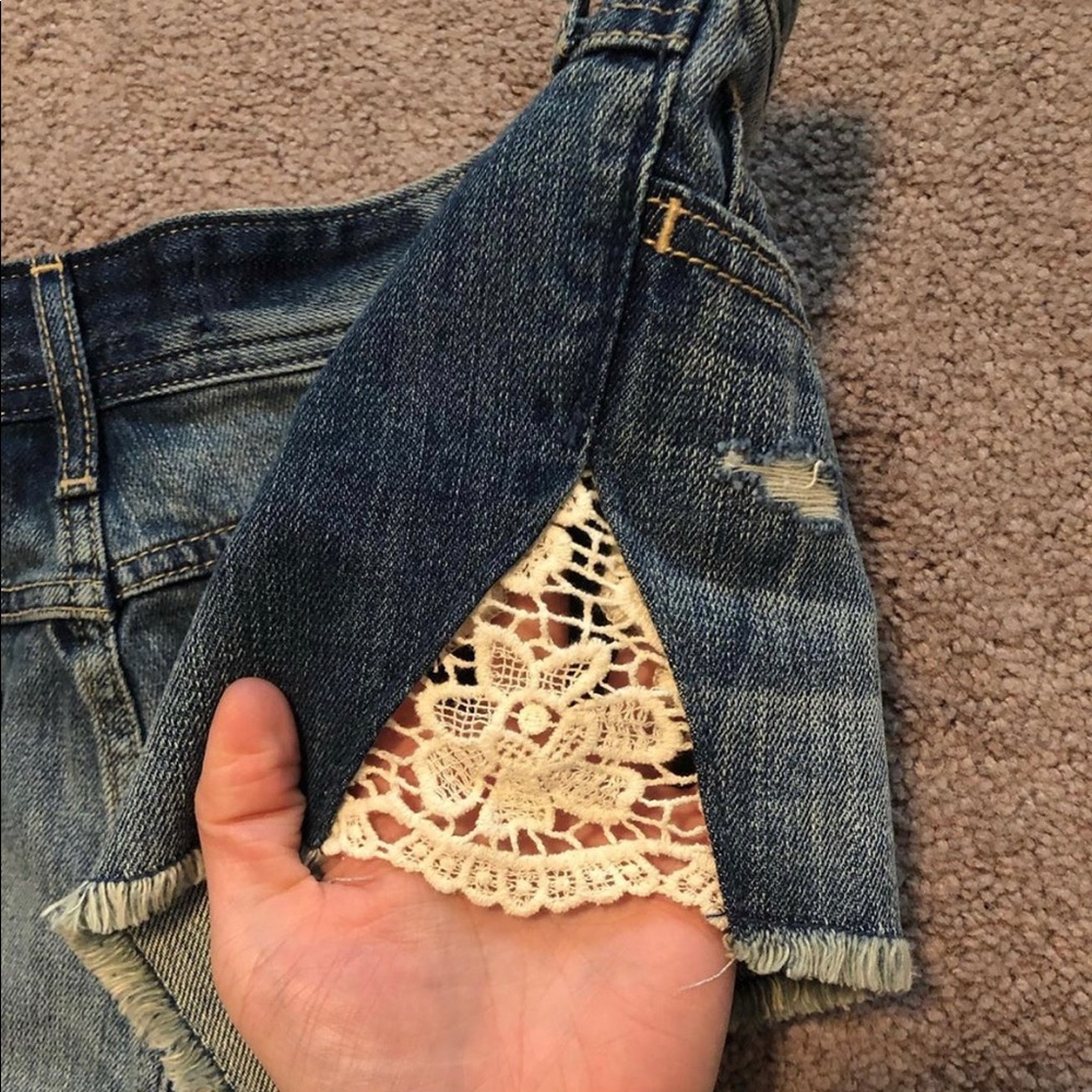 Shorts - Picture 3 of 3